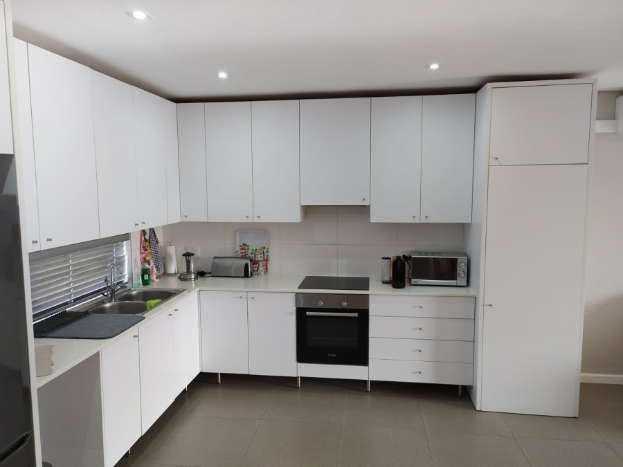 To Let 3 Bedroom Property for Rent in Somerset Lakes Western Cape